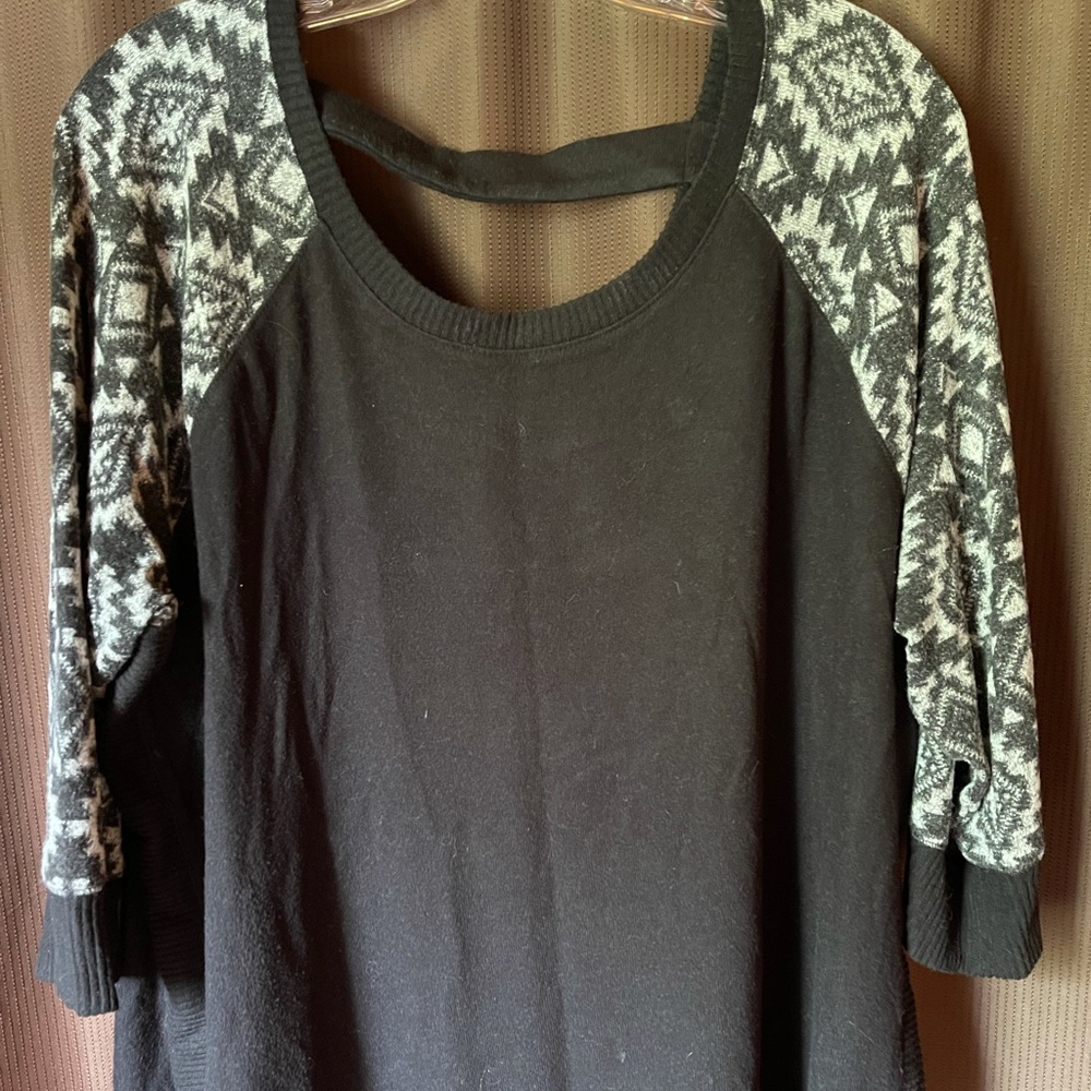 Maurice’s sweater top